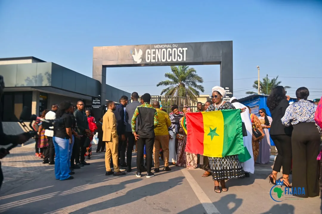 وفود القمة العالمية للدبلوماسية تزور النصب التذكاري لـ GENOCOST